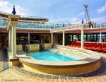 ID 2930 EXPLORER OF THE SEAS (2000/137308grt/IMO 9161728) - The Solarium Pool.